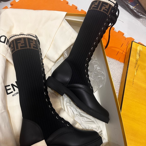 Fendi brand new. woman long boots - Picture 6 of 7